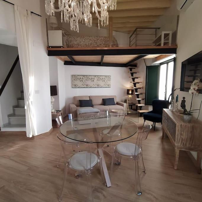 Casa Mora Triana Sevilla